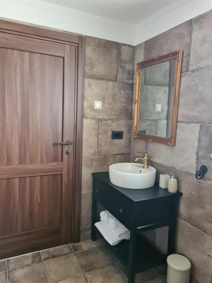 Villa Lulu Kamena Villa S Maslinikom Otok Krk Dobrinj Selo Gostinjac Krk Town Extérieur photo