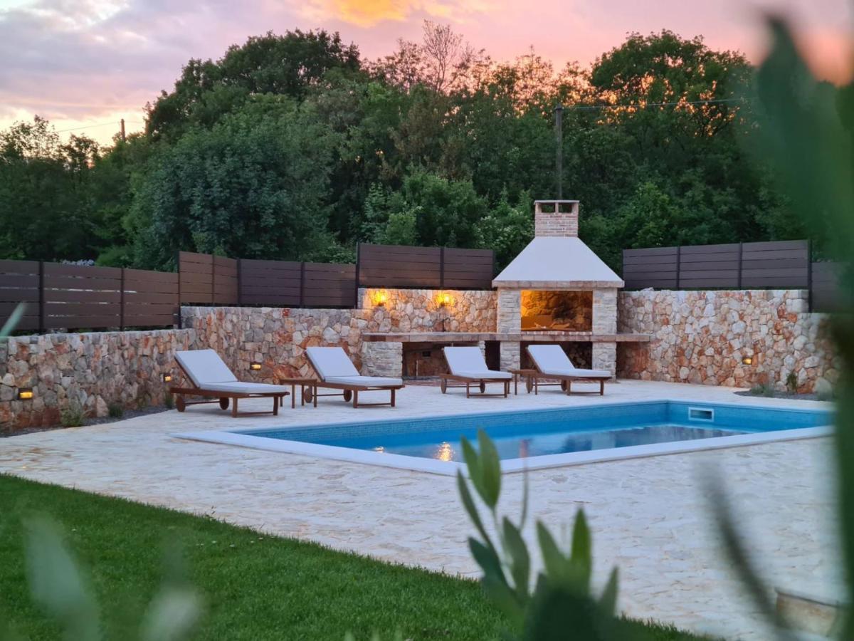 Villa Lulu Kamena Villa S Maslinikom Otok Krk Dobrinj Selo Gostinjac Krk Town Extérieur photo