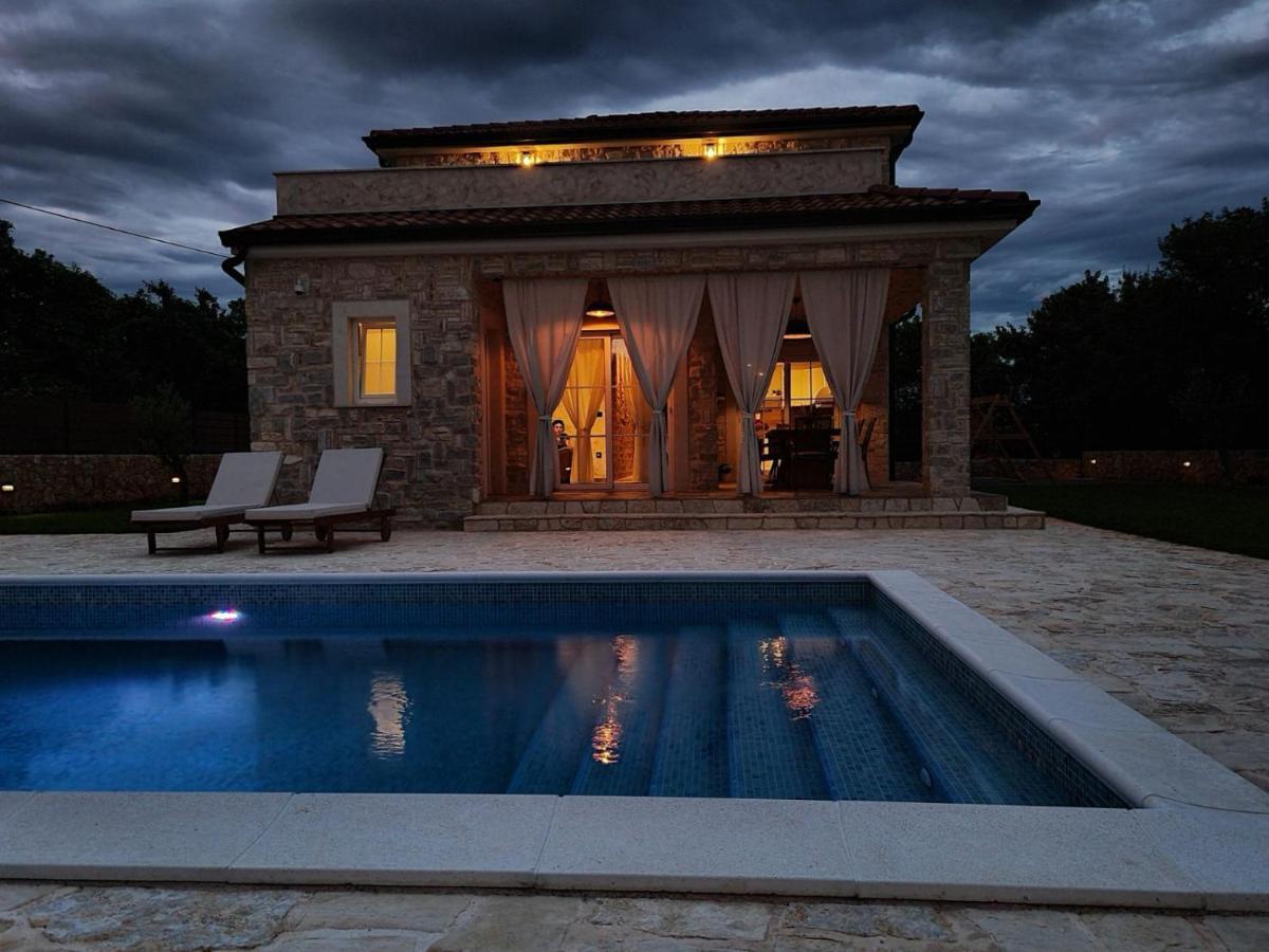 Villa Lulu Kamena Villa S Maslinikom Otok Krk Dobrinj Selo Gostinjac Krk Town Extérieur photo